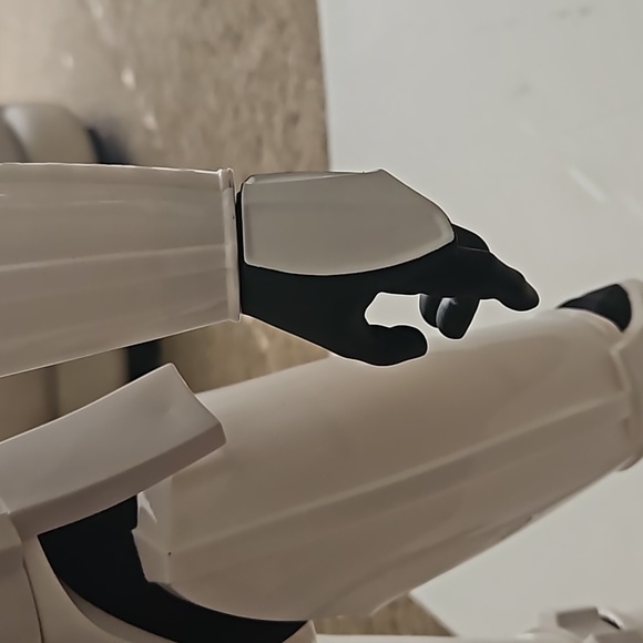 Star Wars! Luke Skywalker doll 31.00 x 12.75 x 6.00 Inches - Picture 5 of 8